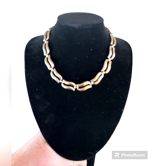 Monet silver tone link choker. Simple yet elegant. - Picture 1 of 4